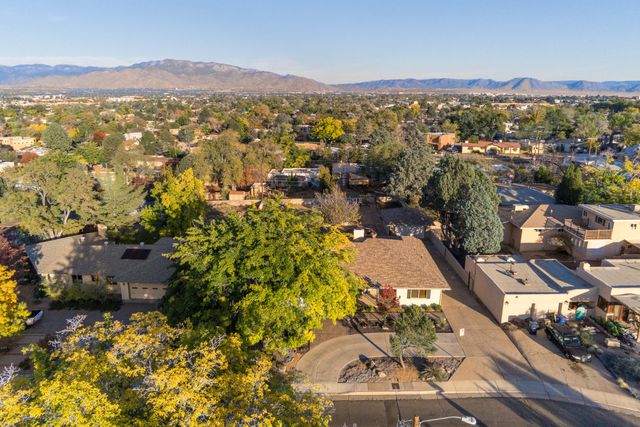 924 Valverde Drive SE, Albuquerque, NM 87108