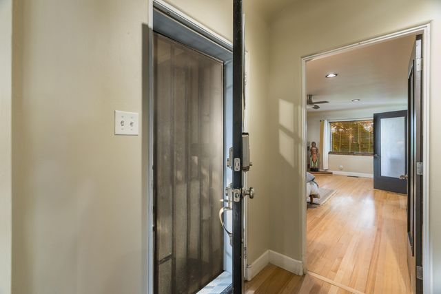 924 Valverde Drive SE, Albuquerque, NM 87108