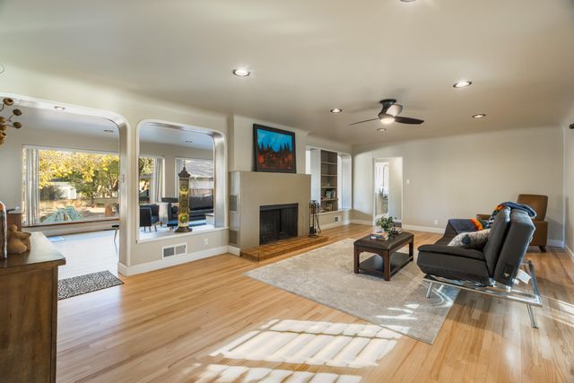 924 Valverde Drive SE, Albuquerque, NM 87108