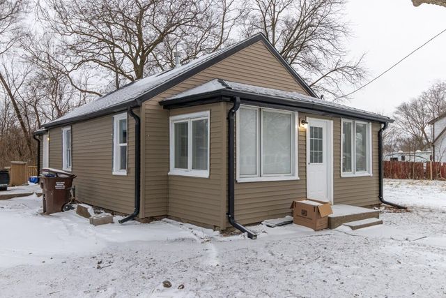 821 Sawyer Road, Rockford, IL 61109