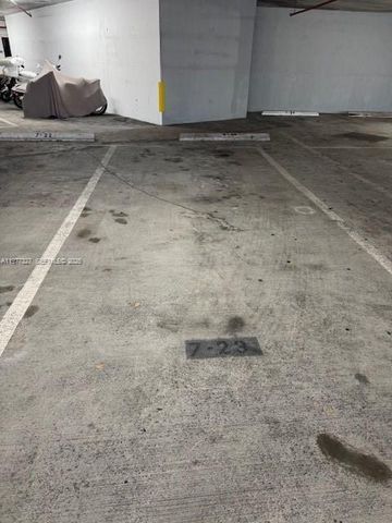 888 Biscayne Blvd 4011, Miami, FL 33132