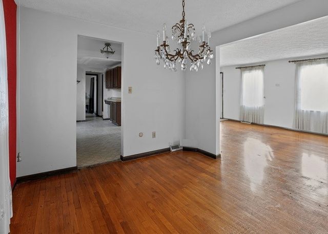 510 Buckingham Dr, Hempfield Twp, PA 15601