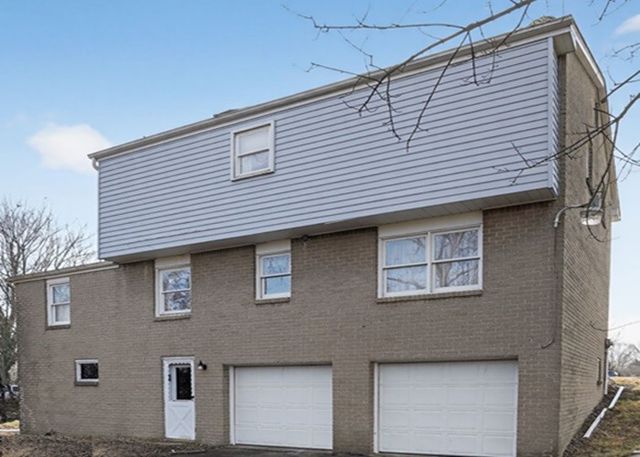 510 Buckingham Dr, Hempfield Twp, PA 15601