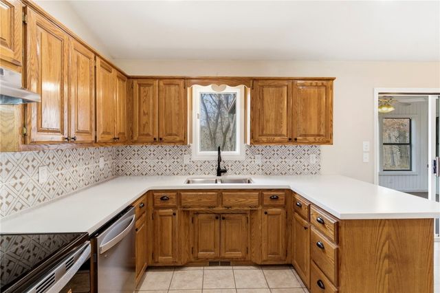 32 Quantock Hills Drive, Bella Vista, AR 72715