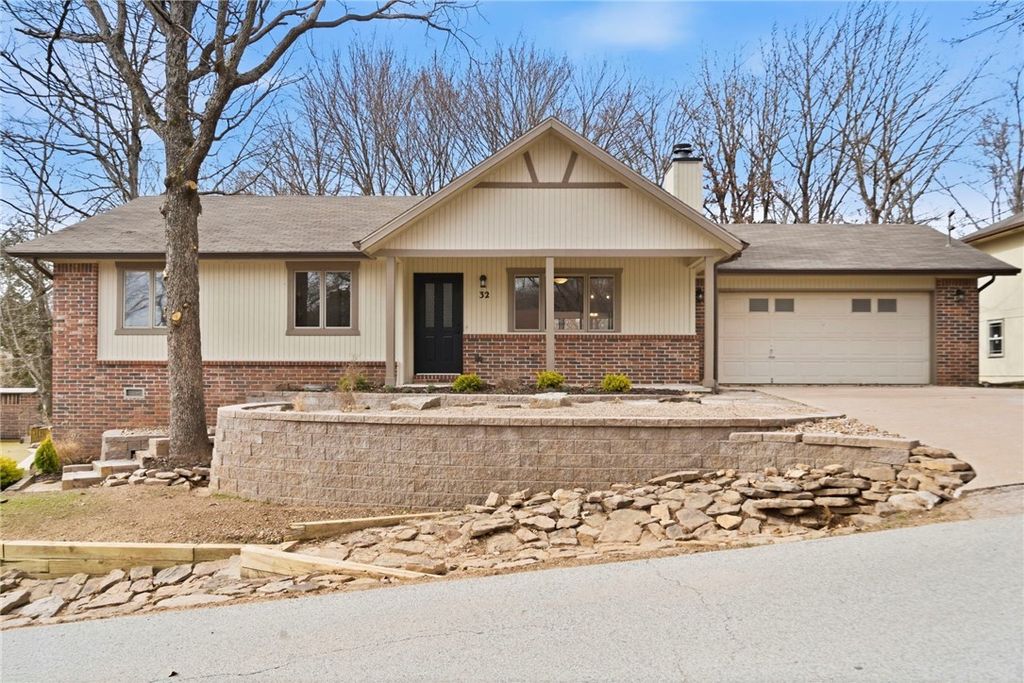 32 Quantock Hills Drive, Bella Vista, AR 72715