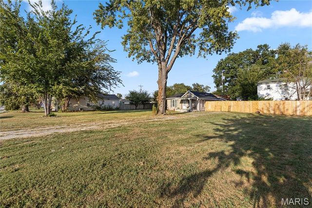 2704 Myrtle Avenue, Granite City, IL 62040