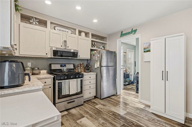 6962 Foxwood Drive SW, Navarre, OH 44662