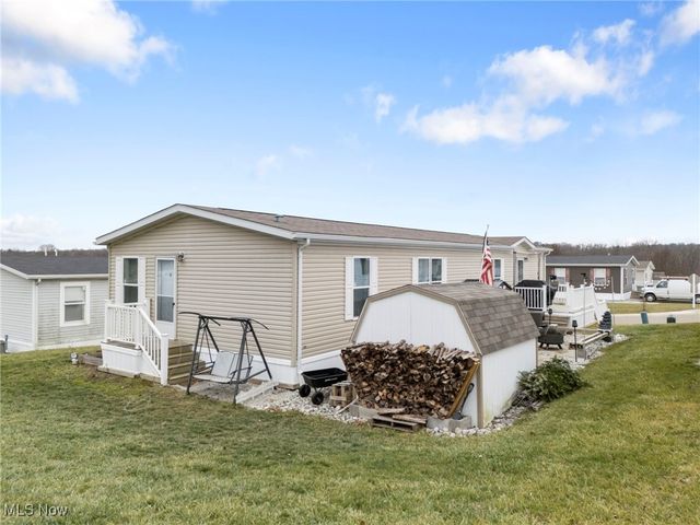 6962 Foxwood Drive SW, Navarre, OH 44662