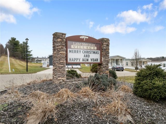 6962 Foxwood Drive SW, Navarre, OH 44662