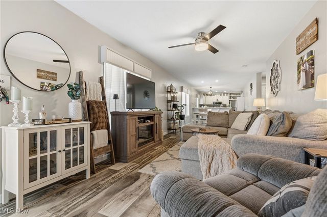 6962 Foxwood Drive SW, Navarre, OH 44662