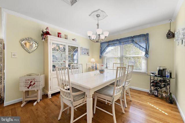 24 CEDAR RD, Manahawkin, NJ 08050