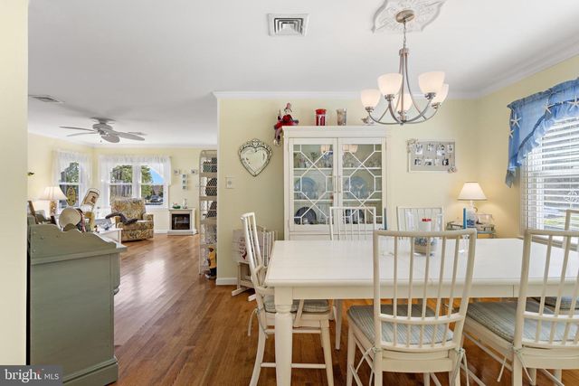 24 CEDAR RD, Manahawkin, NJ 08050