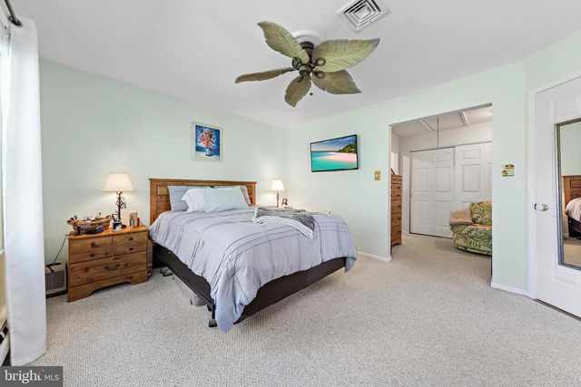 24 CEDAR RD, Manahawkin, NJ 08050