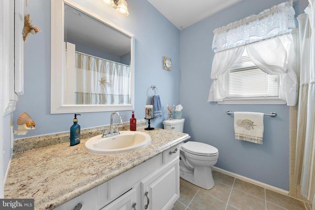 24 CEDAR RD, Manahawkin, NJ 08050
