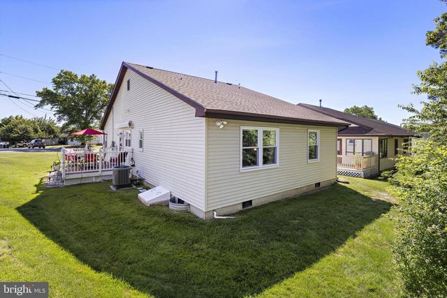 24 CEDAR RD, Manahawkin, NJ 08050