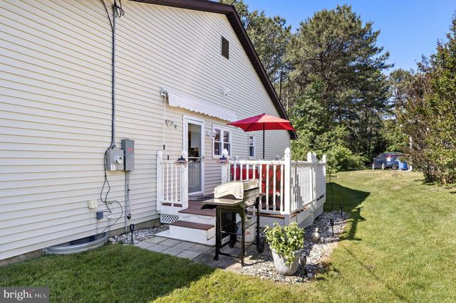 24 CEDAR RD, Manahawkin, NJ 08050