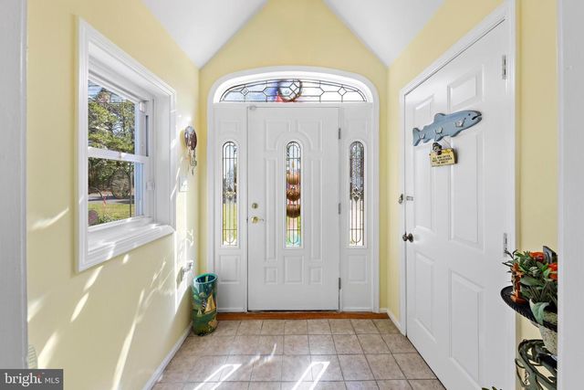 24 CEDAR RD, Manahawkin, NJ 08050