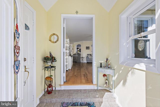 24 CEDAR RD, Manahawkin, NJ 08050