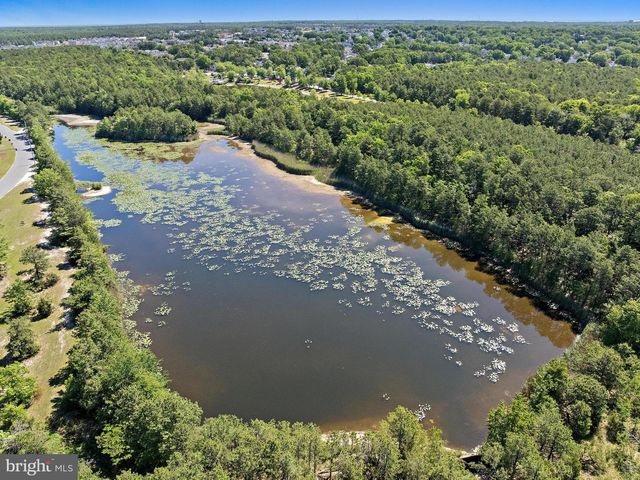 24 CEDAR RD, Manahawkin, NJ 08050
