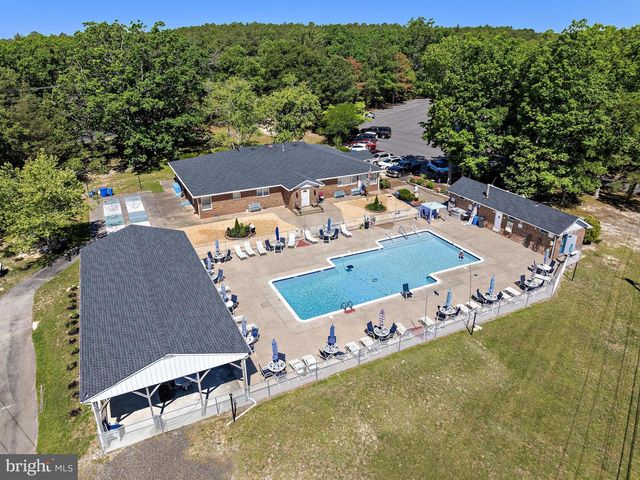 24 CEDAR RD, Manahawkin, NJ 08050
