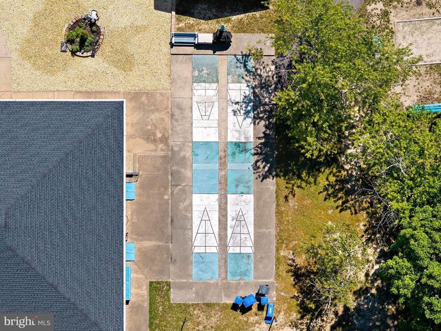 24 CEDAR RD, Manahawkin, NJ 08050