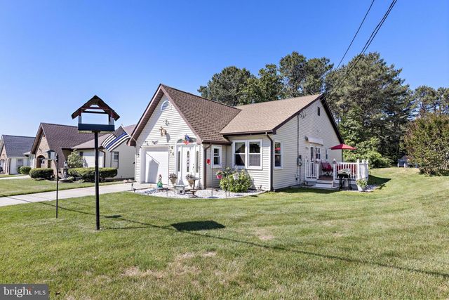 24 CEDAR RD, Manahawkin, NJ 08050