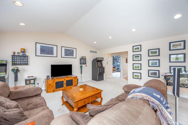 7515 Ryans Run, Canadian Lakes, MI 49346