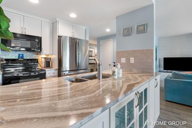 1745 Ottawa Beach 4, Holland, MI 49424