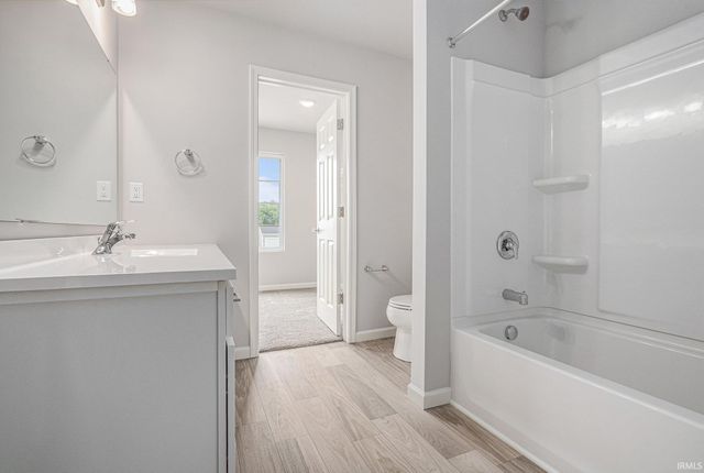 3229 Falling Oak Drive, Mishawaka, IN 46544