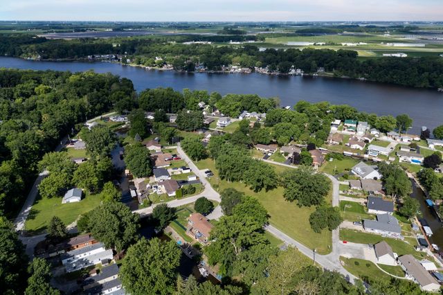 11142 N Quiet Water Road, Monticello, IN 47960