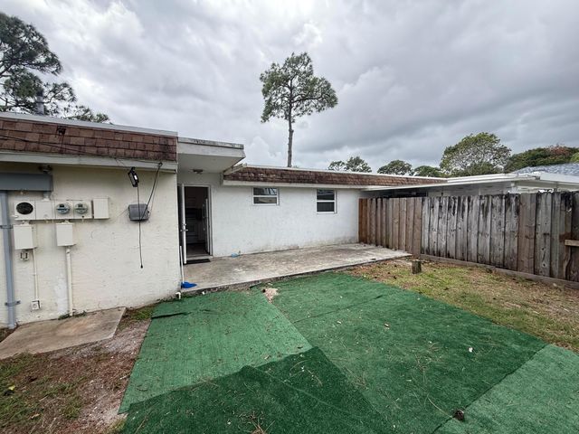 4857 Weymouth Street, Greenacres, FL 33463