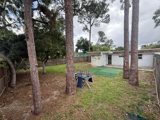 4857 Weymouth Street, Greenacres, FL 33463