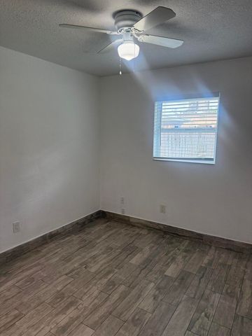 4857 Weymouth Street, Greenacres, FL 33463