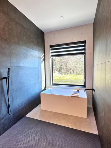 578 Greenwood Dr, Meadow Vista, CA 95722