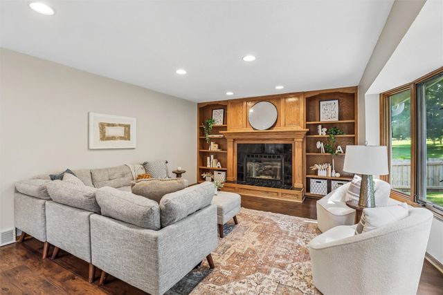 2150 NW 138th Street, Clive, IA 50325