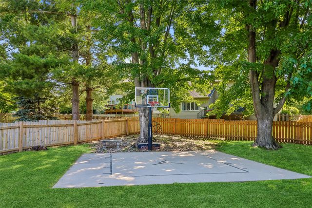 2150 NW 138th Street, Clive, IA 50325