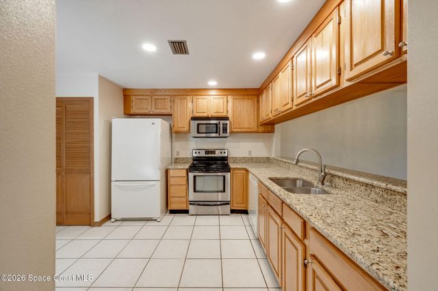 1214 Island Green Drive NE B3-9, Palm Bay, FL 32905
