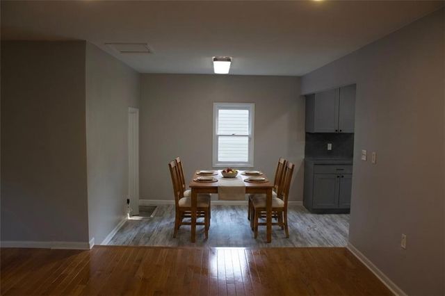 1402 SW Peggy Circle, Lee's Summit, MO 64081