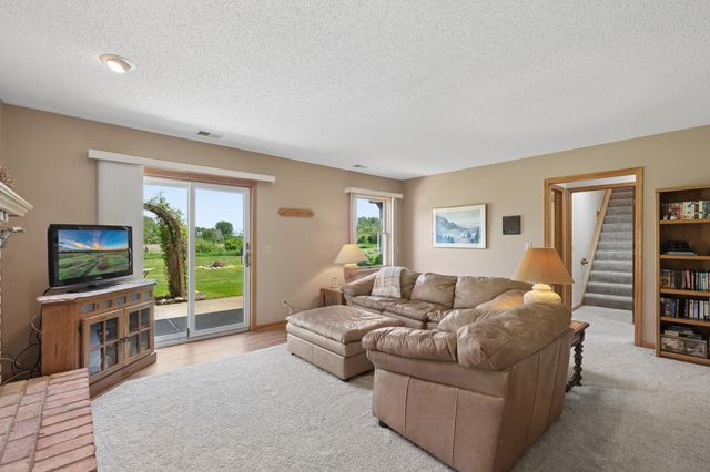 5461 Golfview Avenue N, Oakdale, MN 55128