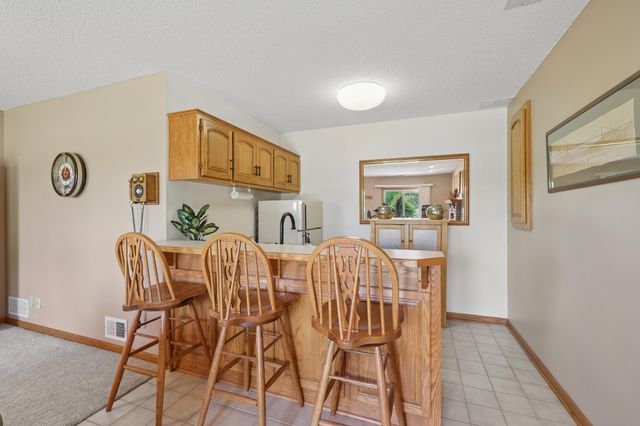 5461 Golfview Avenue N, Oakdale, MN 55128