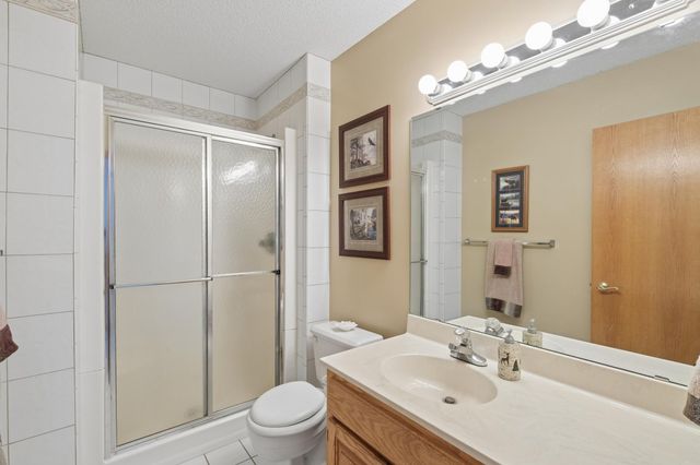 5461 Golfview Avenue N, Oakdale, MN 55128