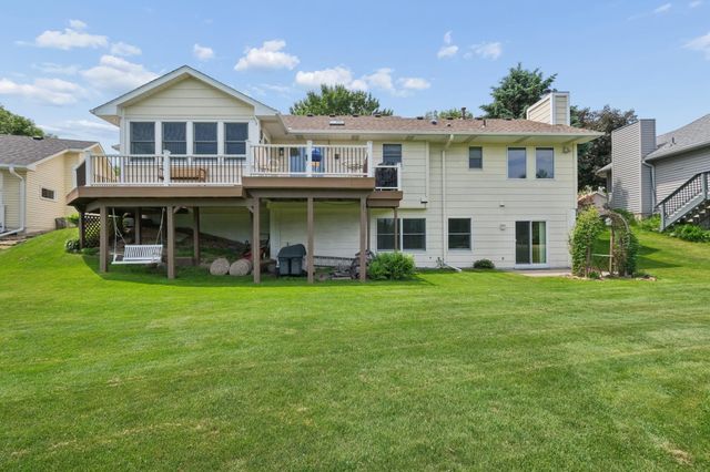 5461 Golfview Avenue N, Oakdale, MN 55128
