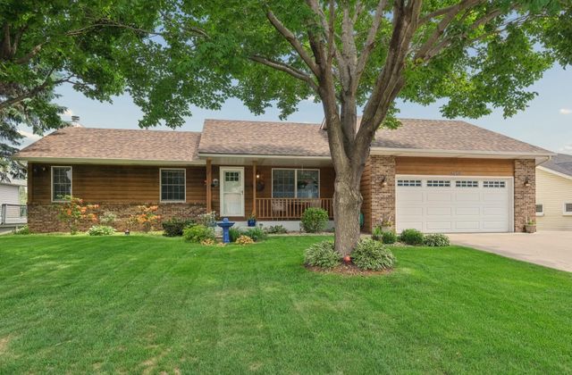 5461 Golfview Avenue N, Oakdale, MN 55128