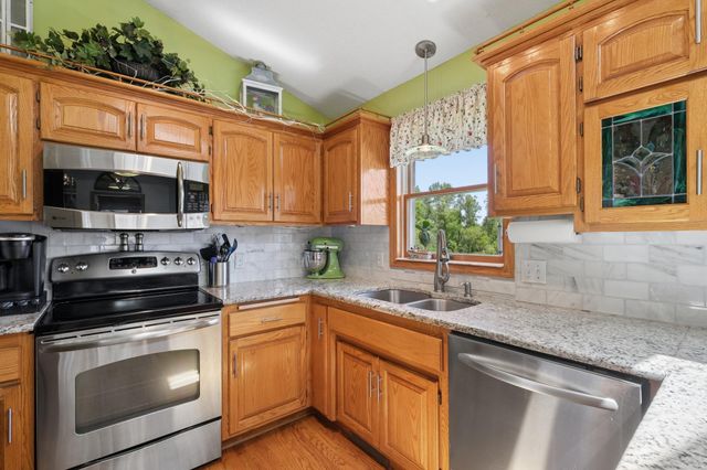 5461 Golfview Avenue N, Oakdale, MN 55128