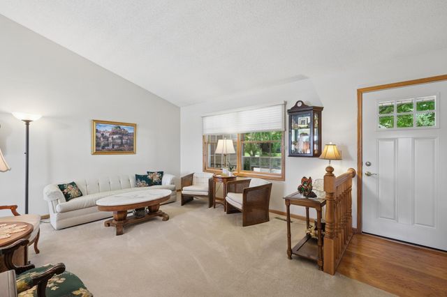 5461 Golfview Avenue N, Oakdale, MN 55128