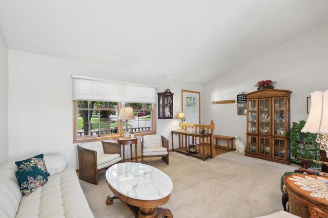 5461 Golfview Avenue N, Oakdale, MN 55128