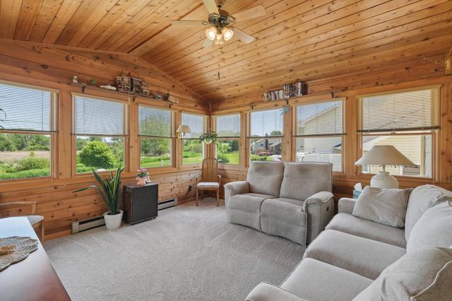 5461 Golfview Avenue N, Oakdale, MN 55128
