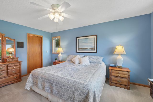5461 Golfview Avenue N, Oakdale, MN 55128