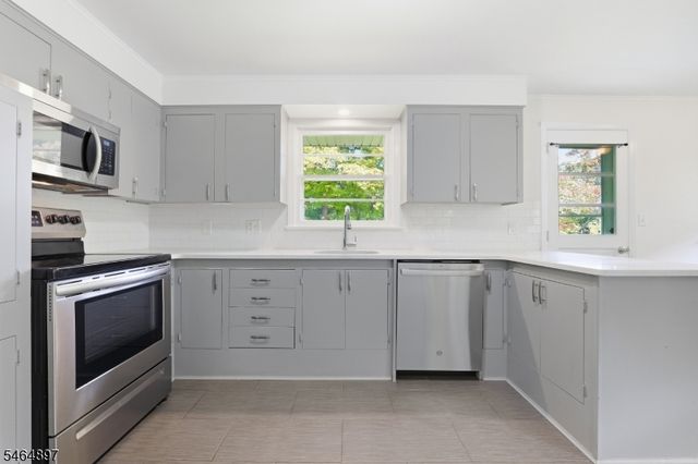 50 Hunters Ln, Sparta Twp., NJ 07871