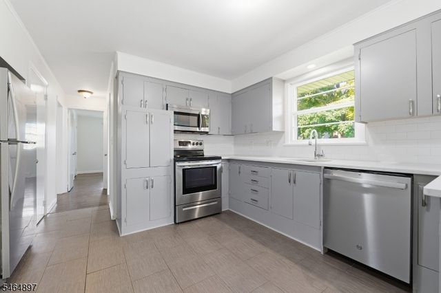 50 Hunters Ln, Sparta Twp., NJ 07871